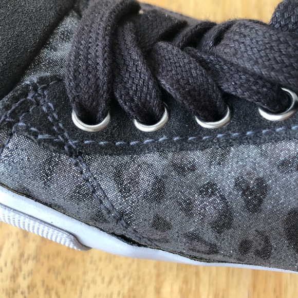 Guess grey cheetah print shoes - Picture 5 of 14